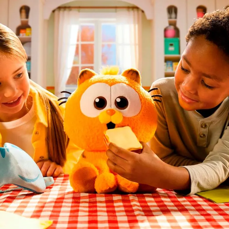 Animagic Garfield Bebé Peluche Interactivo