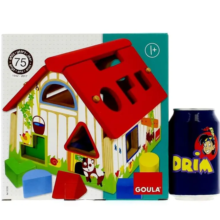 Granja de Madera con Formas Geométricas