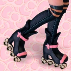 Hello Kitty Muñeca Golden Diva Roller